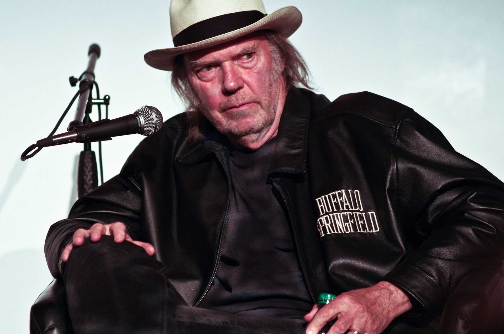 Neil Young Expected to Perform in Groningen This Summer