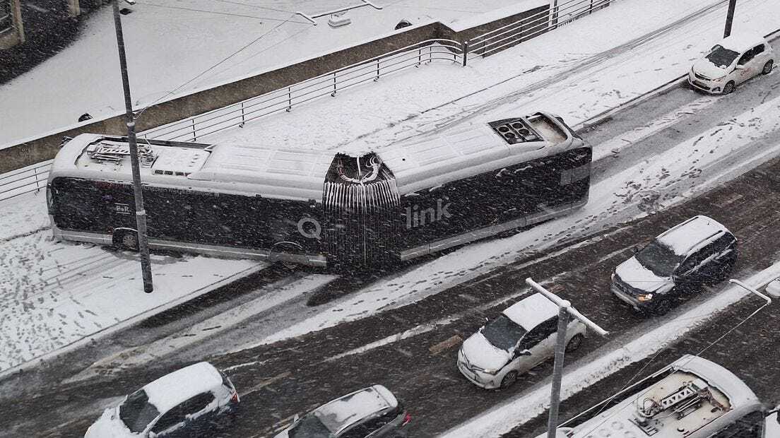 Heavy Snowfall and Extreme Slippery Conditions Halt Bus Services in Groningen post image