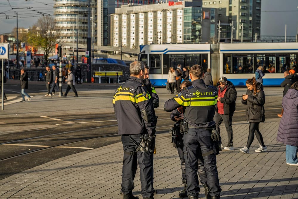 Police Brutality Allegations After Officer Caught on Camera Striking Two Women in Utrecht post image