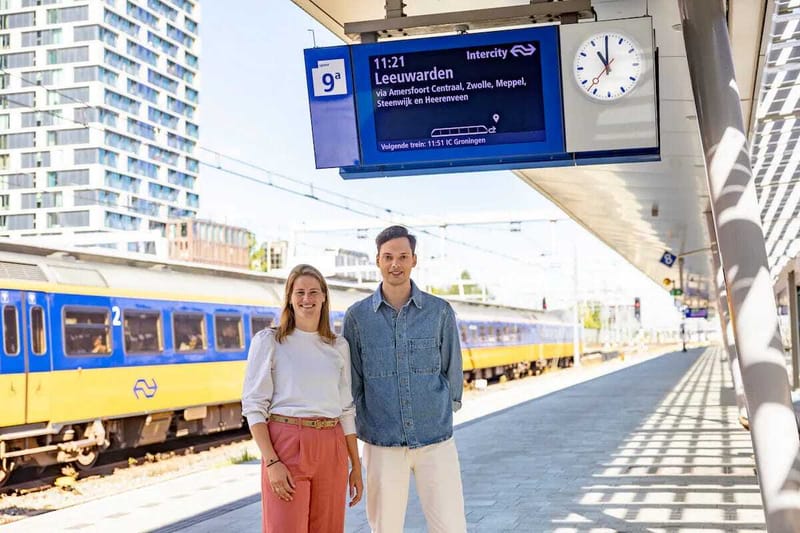 NS Will Switch All Station Boards to Dark Mode by Late October post image